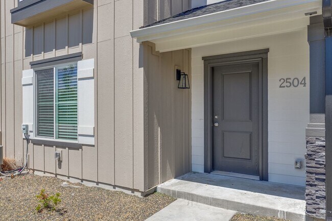 Foto del edificio - This 3 bedroom/2.5 bath townhome is ready ...