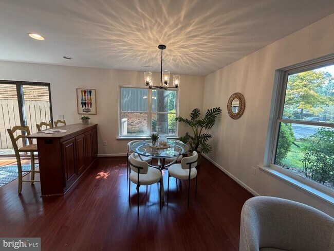 Foto del edificio - 1016 Timber Creek Dr