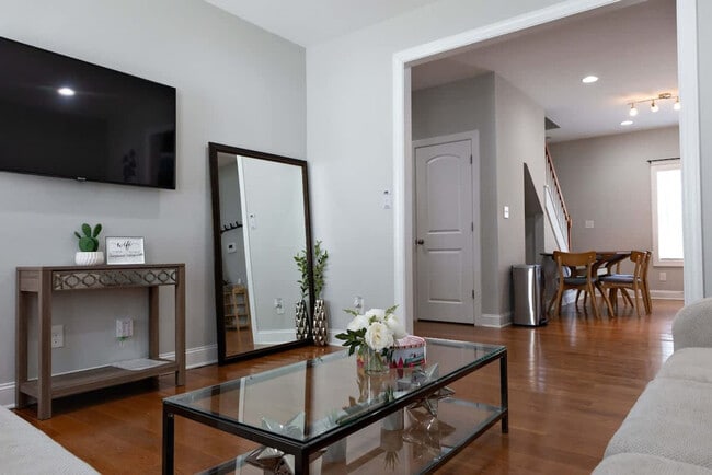 Foto del edificio - 713 N Columbia St