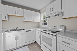 Building Photo - 4600 Coronado Dr