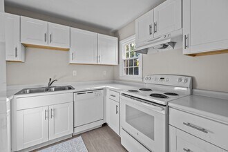 Building Photo - 4600 Coronado Dr