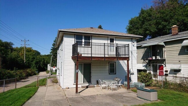 Foto del edificio - 3332A S Burrell St
