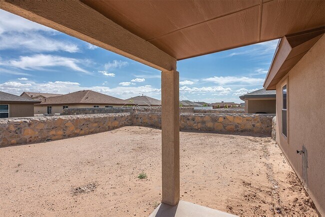 Foto del edificio - RECENTLY RENOVATED EASTSIDE HOME