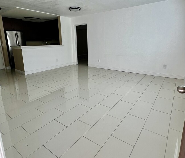 Building Photo - 3520 Lebon Dr