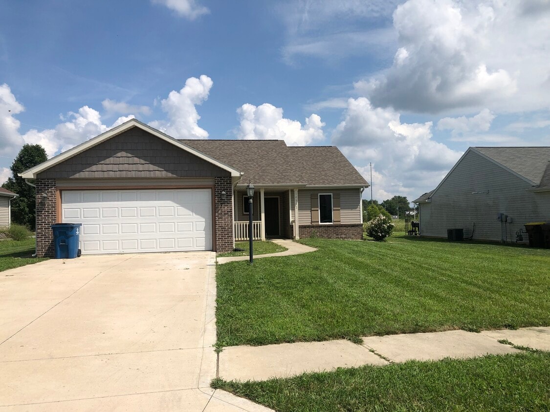 14962 Towne Park Run, Huntertown, IN 46748 House Rental in Huntertown