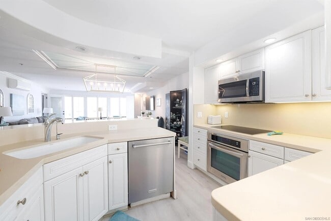 Building Photo - 8263 Camino Del Oro