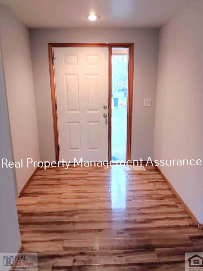 Foto del edificio - Charming 3BR/2BA Duplex In Beaverton- Now ...