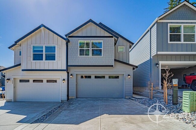 Building Photo - 121 NE Newhouse Rd