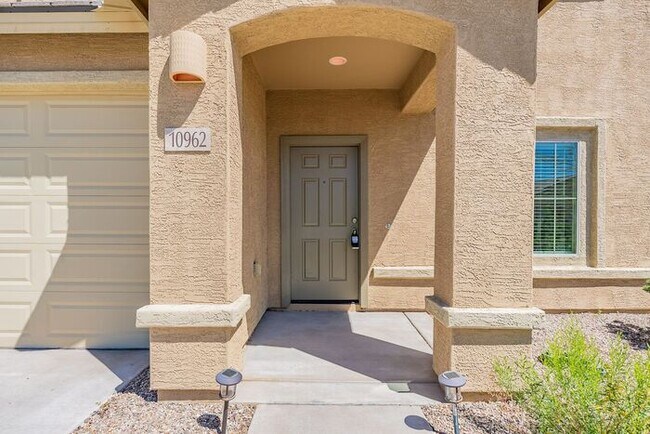 Foto del edificio - Pending/ Rented - Discover the perfect blend of comfort and style in Gladden Farms