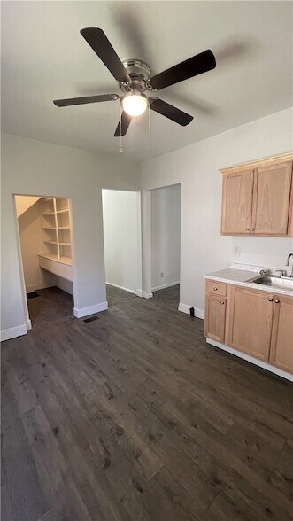 Foto del edificio - 424 W 7th Ave