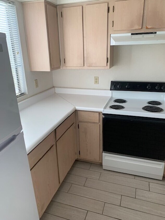 Foto principal - 2 bed 2 bath condo on 3rd floor