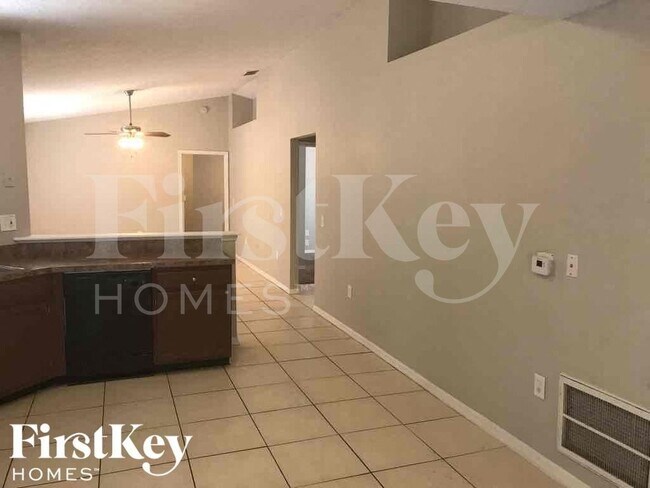 Foto del edificio - 7424 Little Pond Ct