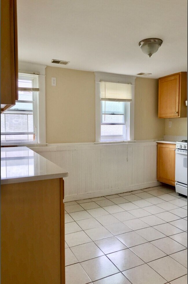 Foto del edificio - 42-44 Brighton Street (Maintenance Lease Up Only)