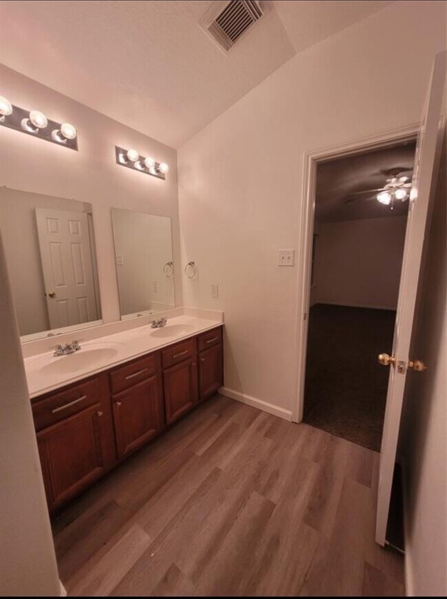 Foto del edificio - 10127 Twila Springs Ct