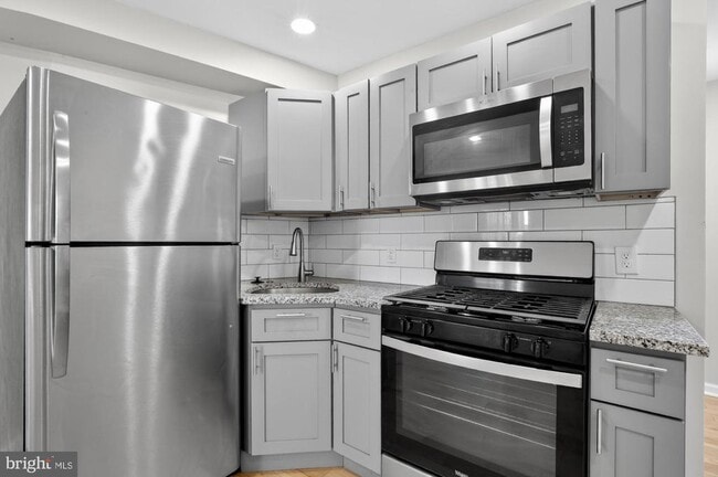 Building Photo - 2604 Frankford Ave