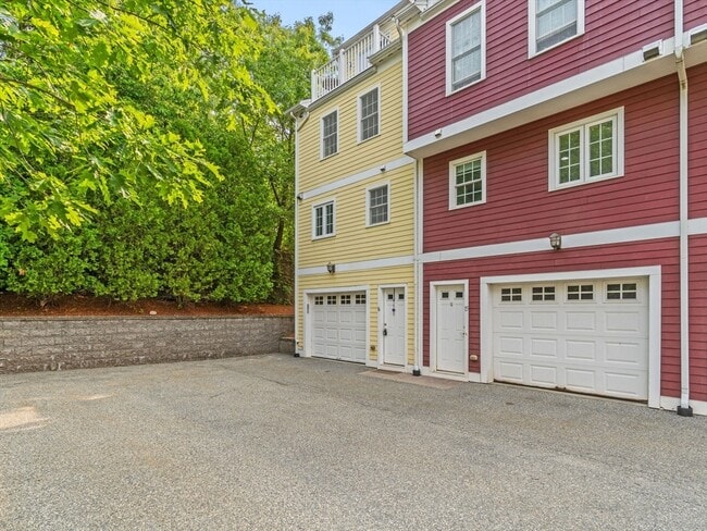 Exterior - 40 Brattle St