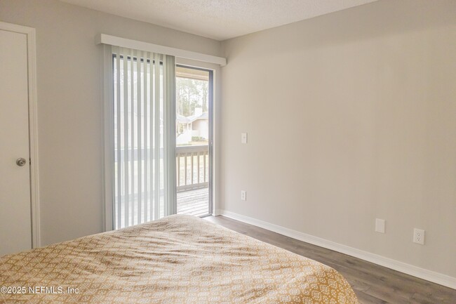 Building Photo - 10200 Belle Rive Blvd