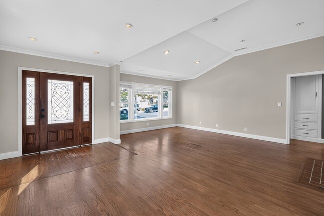 Building Photo - 7742 Dunbarton Ave
