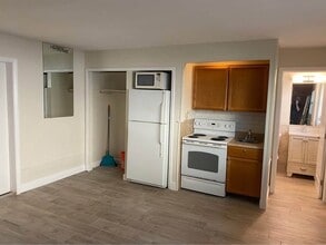 Building Photo - 5105 Atlantic Ct