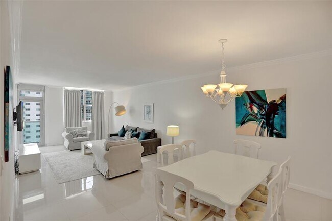 Foto del edificio - 19390 Collins Ave