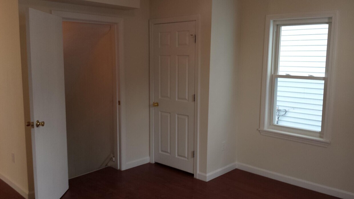 Foto principal - 17 Kittredge St