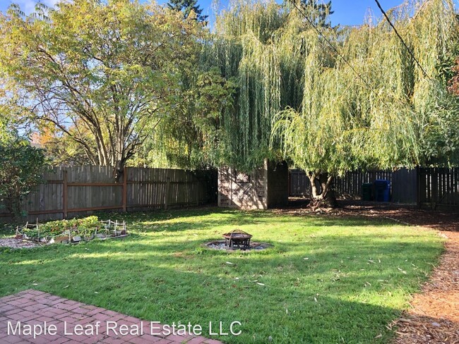 Building Photo - 2 br, 1 bath House - 7541 30th Ave SW