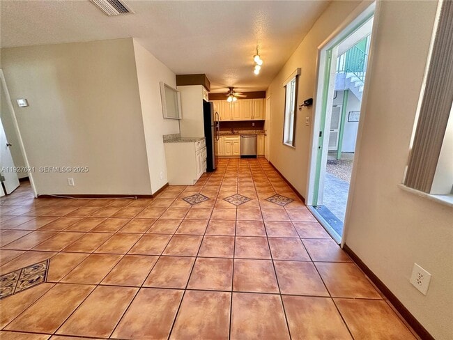 Building Photo - 1824 Monroe St