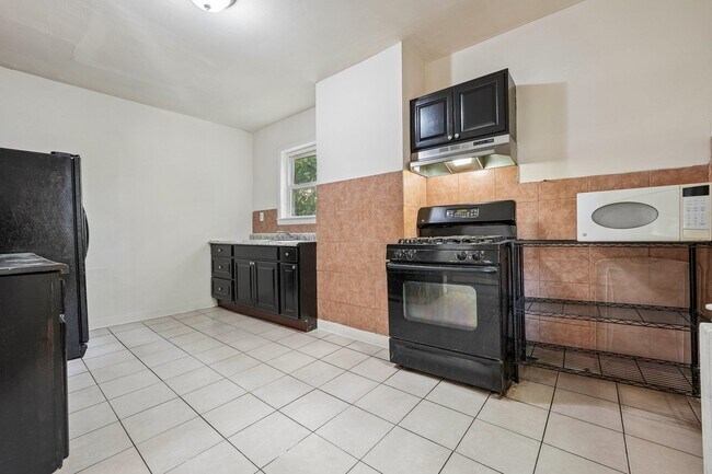 Building Photo - 414 Monastery Pl