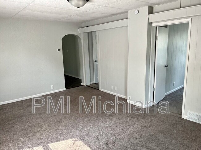 Foto del edificio - 711 W 5th St