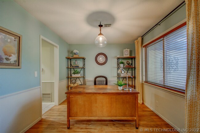 Foto del edificio - 4622 Barlow Dr