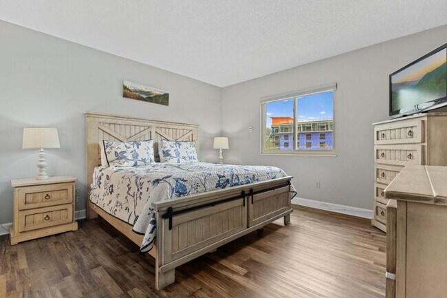 Foto del edificio - 3215 N River Rd
