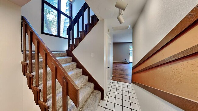 Foto del edificio - 7203 Edenborough Dr