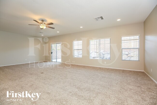 Foto del edificio - 9759 Mt Kenyon St