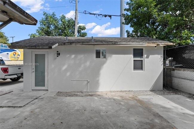 Photo - 129 SW 9th Ave Apartment