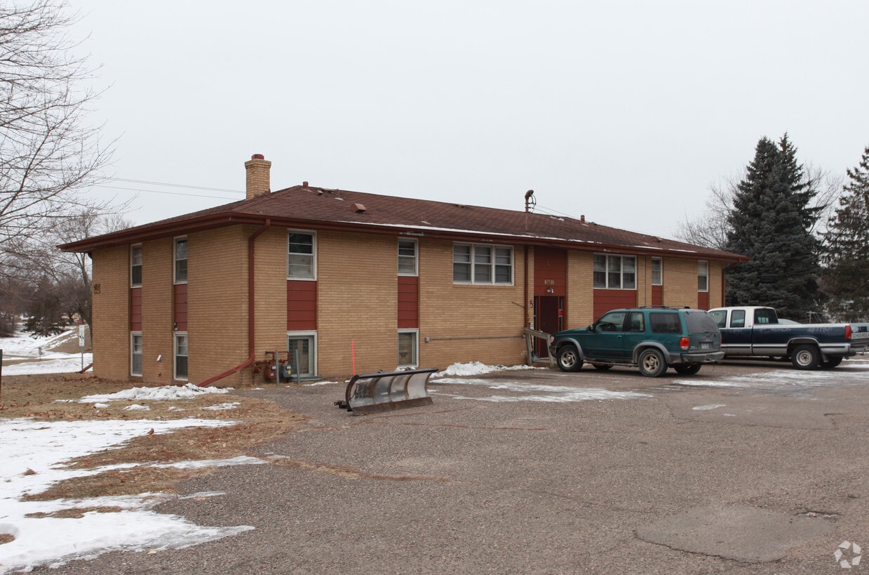 Building Photo - 3601 Maryland Ave N