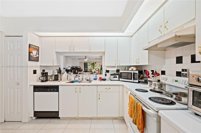 Foto del edificio - 12651 SW 16th Ct