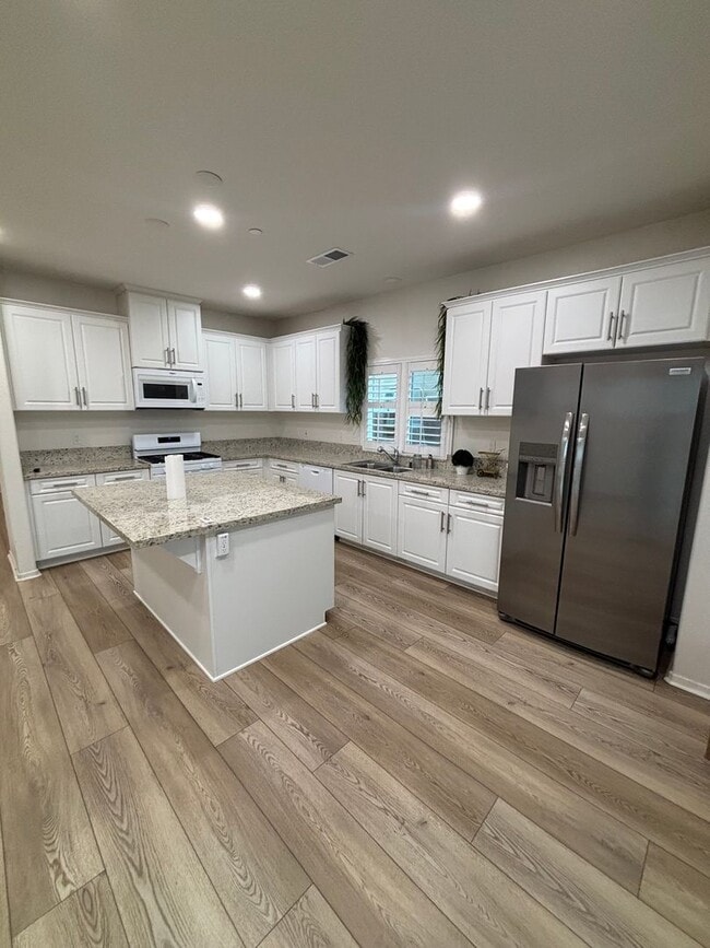 Building Photo - Beautiful New 4-Bedroom Home for Rent – Modern Living at Its Best!