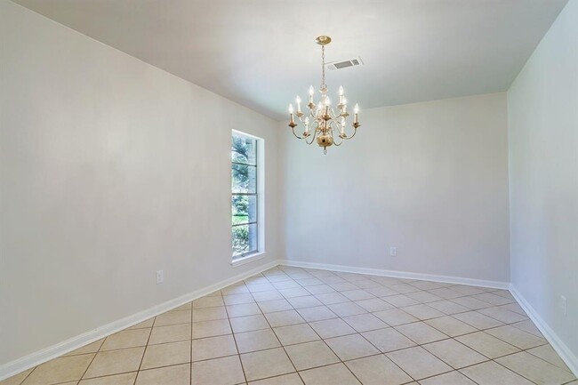 Building Photo - 14002 Woodthorpe Ln