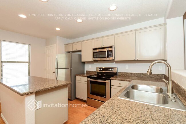 Foto del edificio - 8524 N 64th Ave