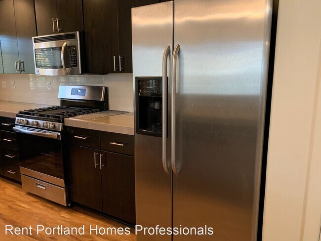 Foto del edificio - 3 br, 2.5 bath House - 642 NE Newstead Lane