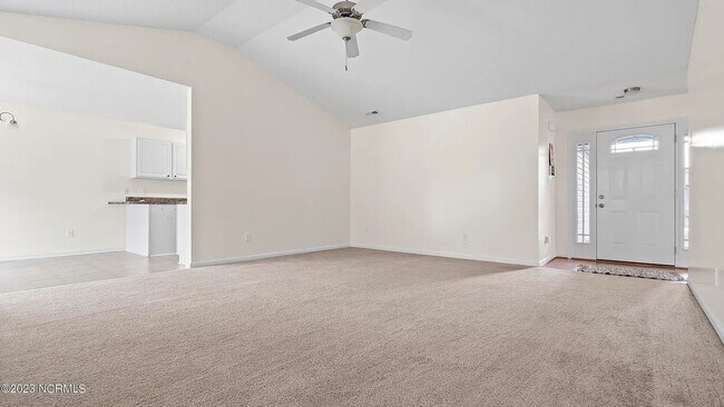 Building Photo - Charming 3 Bedroom, 2 Bath Home - 131 Harm...