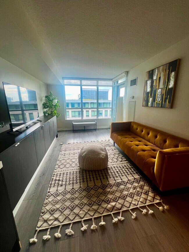 Photo du bâtiment - 151 Dan Leckie Way