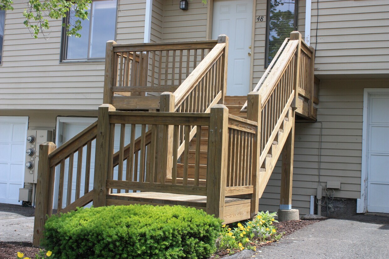 48 Cannon Ridge Dr, Watertown, CT 06795 Condo for Rent in Watertown