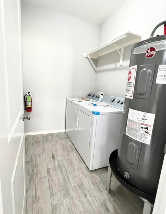 Foto del edificio - 1306 W Heritage Dr