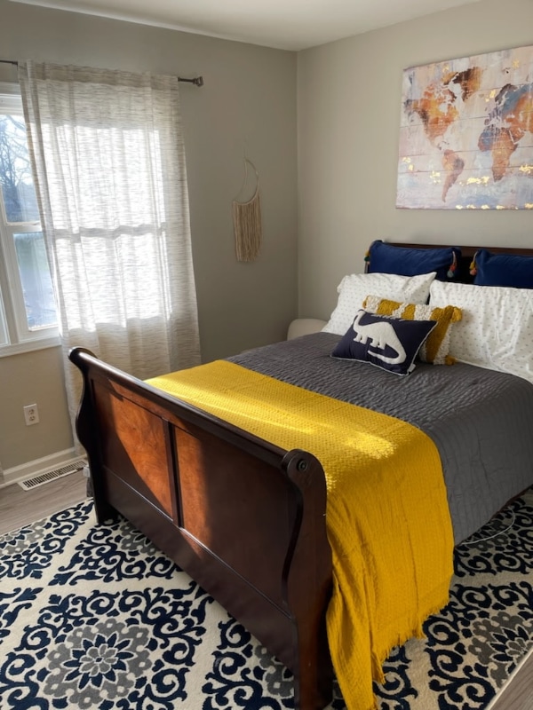 Building Photo - 510 S Peru St