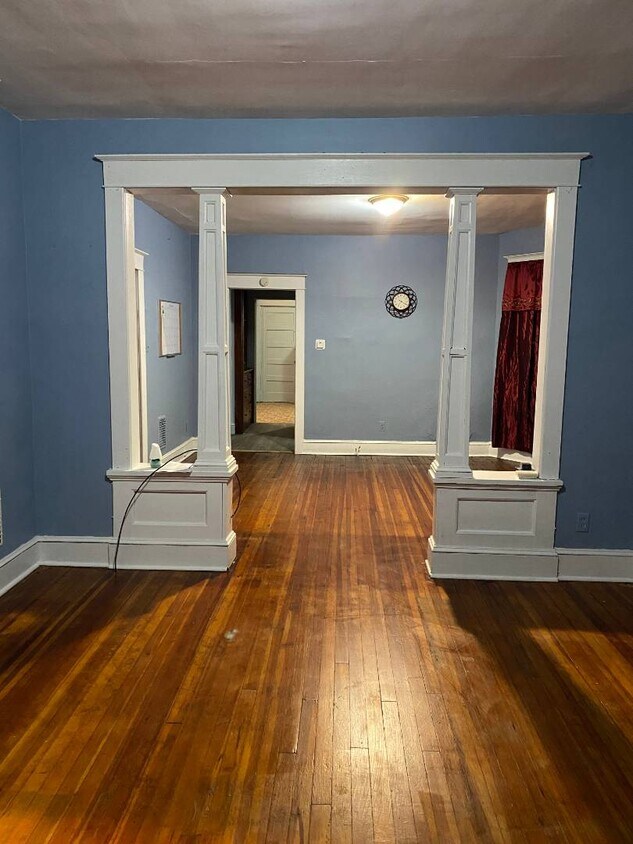 Primary Photo - 1760 Avenue B