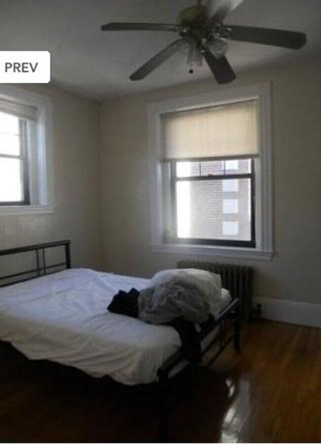 Building Photo - Beautiful 3 Bed Near BU • Heat & Hot Water Included • 1 Month Broker Fee Paid by Landlord • Hardw...