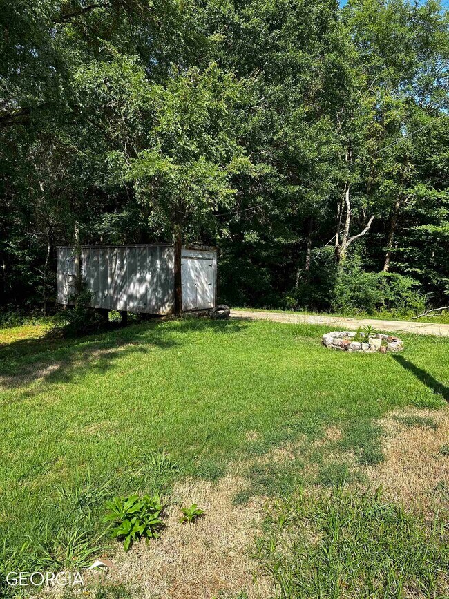 Foto del edificio - 641 Honey Creek Rd