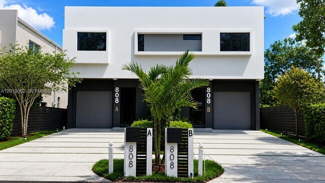 Building Photo - 808-810 SW 9th St