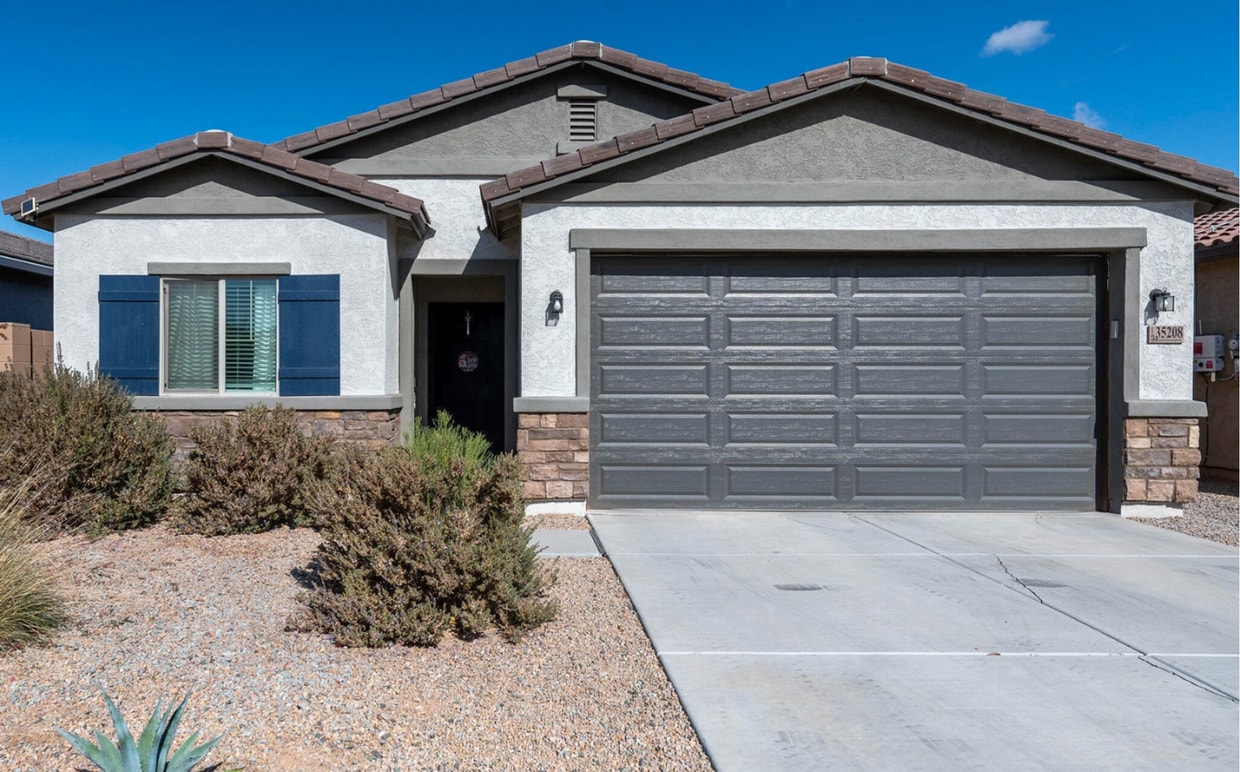 Primary Photo - Bright, Spacious, and Ready for You to Cal...